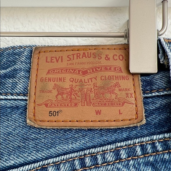 Levi's 501 Quality Premium Straight Blue Jeans - Picture 9 of 13